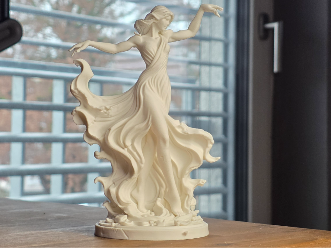 Escultura Bailarina Moderna impresa en 3D por ForgeLab